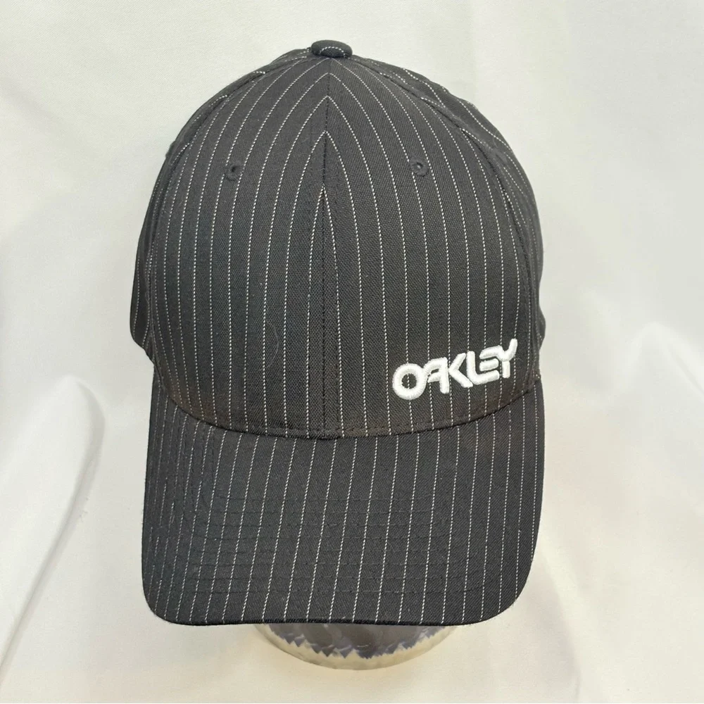 Oakley Fitted Pinstripe Hat Flexfit Size L/XL Black White Cap Tin Can? Wave?